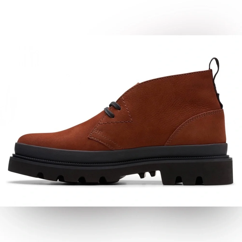 Clarks Men’s Rust Suede Chukka Boots with Black Lug Sole Size 10